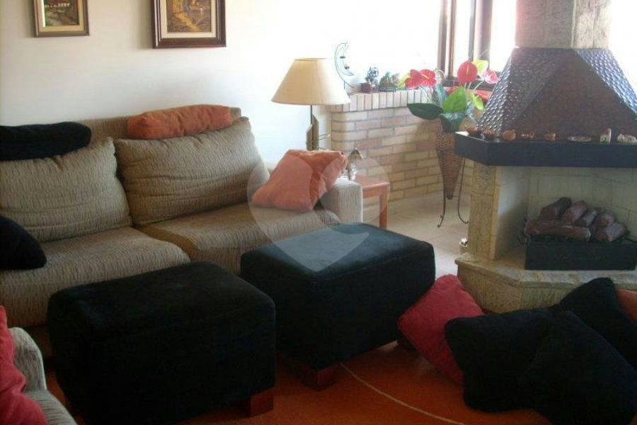 Sobrado à venda com 4 quartos, sendo 2 suítes, em Tremembé, São Paulo, SP