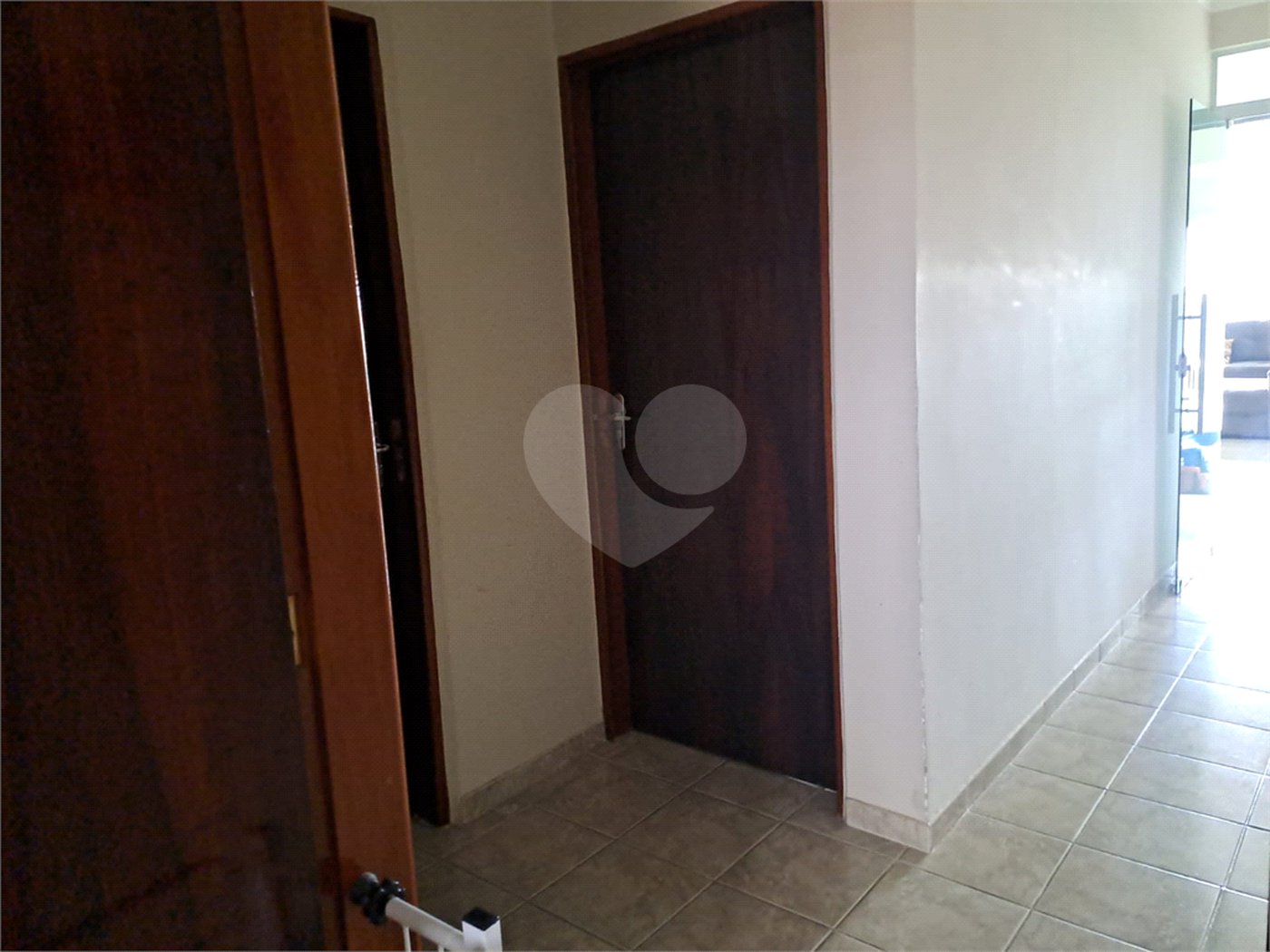 Casa à venda com 3 quartos, sendo 1 suíte,  em Éden, Sorocaba, SP