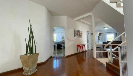 Casa à venda com 4 quartos, sendo 2 suítes,  no condomínio Residencial Itatinga I, São Paulo - SP
