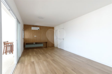 Apartamento à venda com 3 suítes em Vila Anastácio, São Paulo, SP
