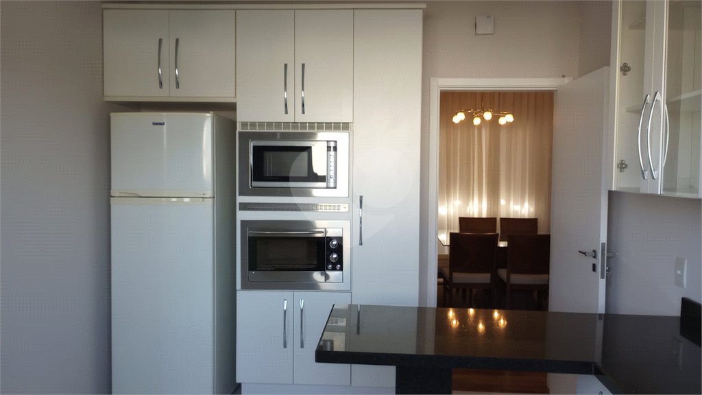 Casa à venda com 3 suítes no condomínio Picollo, Louveira - SP