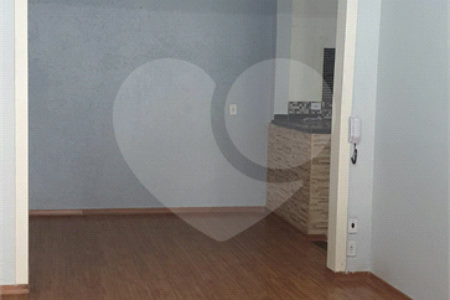 Casa térrea para locação e venda no Condomínio Mont Carlo I