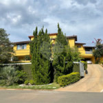 Casa à venda com 9 quartos, sendo 4 suítes, em Condomínio Flamboyant-b, Atibaia, SP