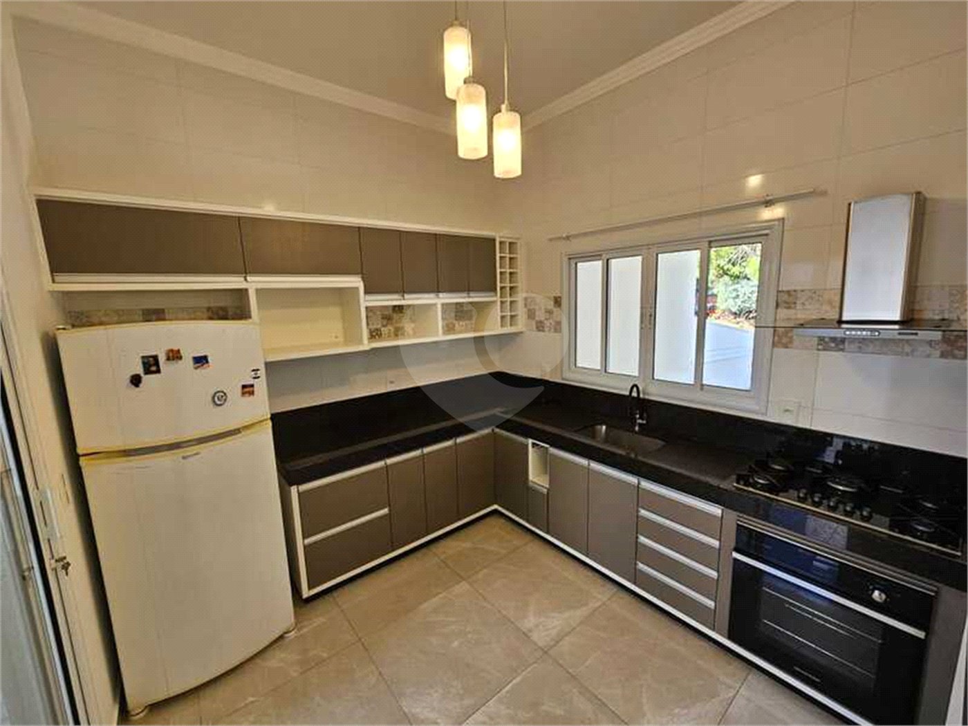 Casa à venda com 3 quartos, sendo 1 suíte, no condomínio Vista Verde, Indaiatuba - SP