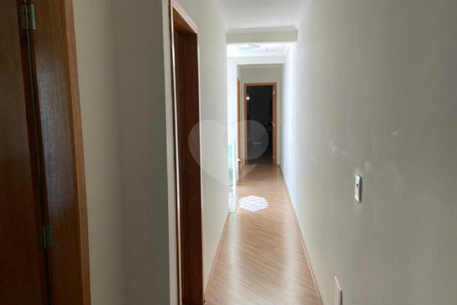 Sobrado à venda com 4 quartos, sendo 2 suítes, em Vila Alpina, Santo André, SP