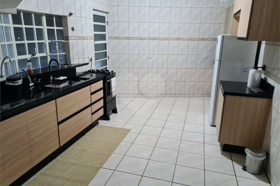 Sobrado à venda com 3 suítes em Jaraguá, São Paulo, SP