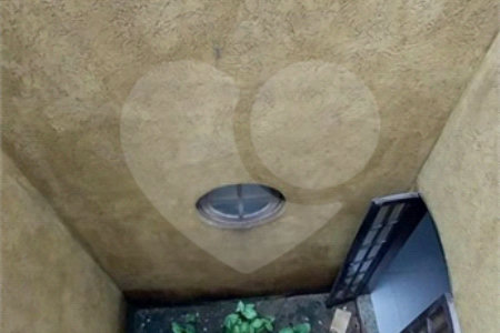Sobrado à venda com 3 quartos, sendo 1 suíte,  em Jardim Regis, São Paulo, SP