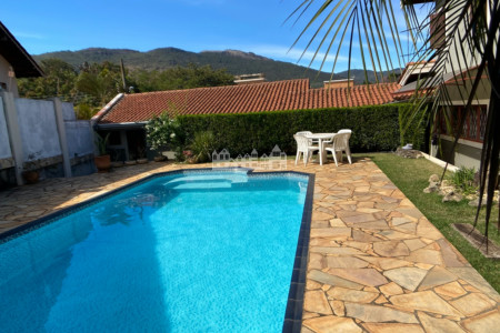 Casa à venda com 3 quartos, sendo 1 suíte, com vista deslumbrante em Recreio Maristela, Atibaia
