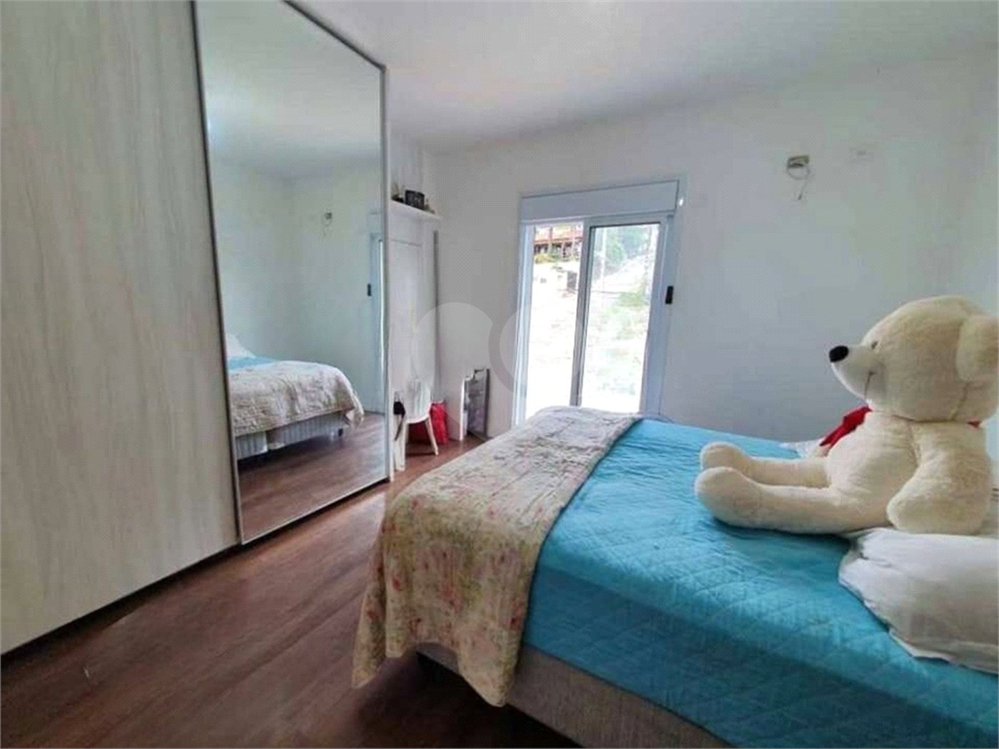 Sobrado à venda com 4 quartos, sendo 3 suítes, em Tremembé, São Paulo, SP
