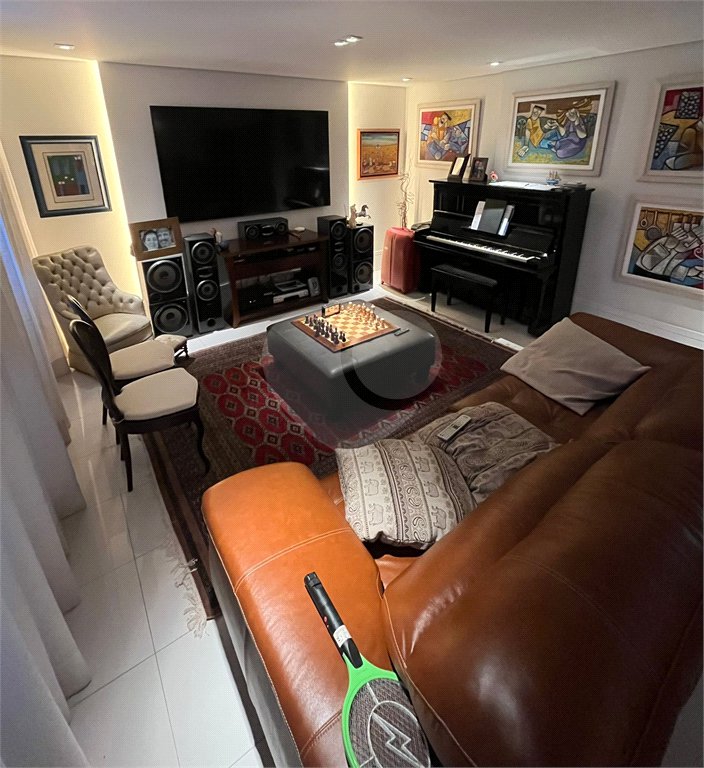 Apartamento à venda com 3 suítes em Vila Suzana, São Paulo, SP