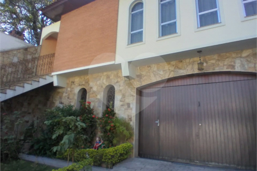 Sobrado à venda com 4 quartos, sendo 2 suítes, em Tremembé, São Paulo, SP