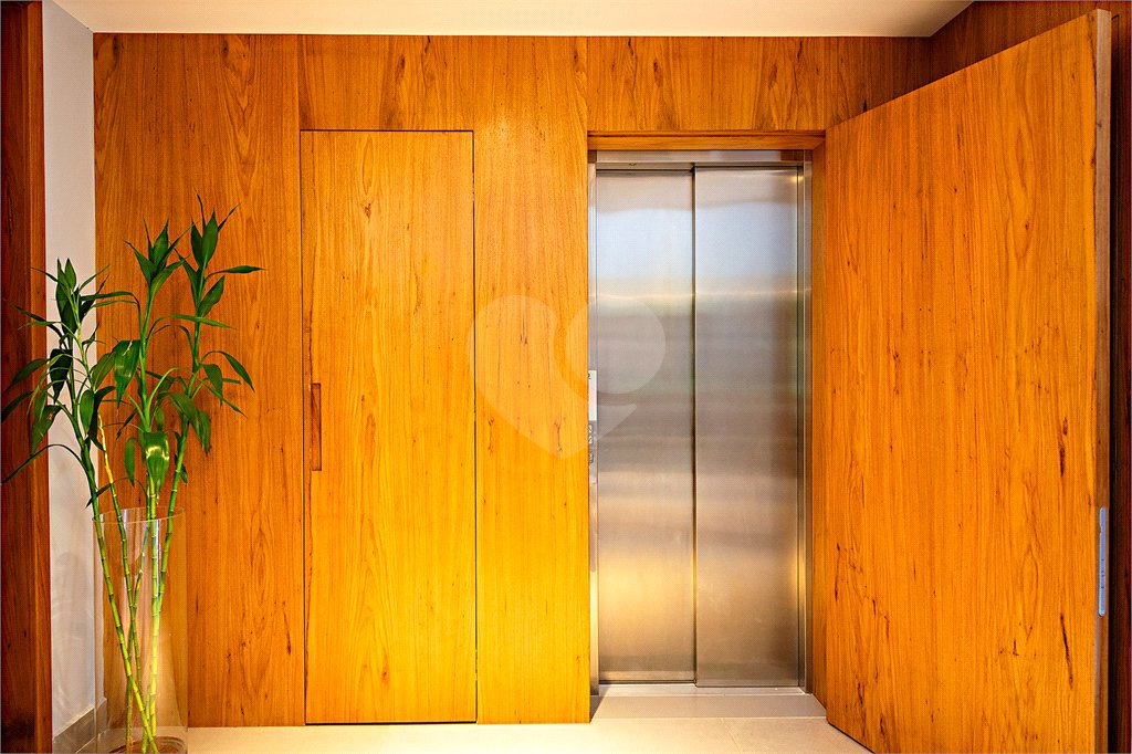 Casa à venda com 3 suítes no condomínio Reserva 8, São Paulo - SP
