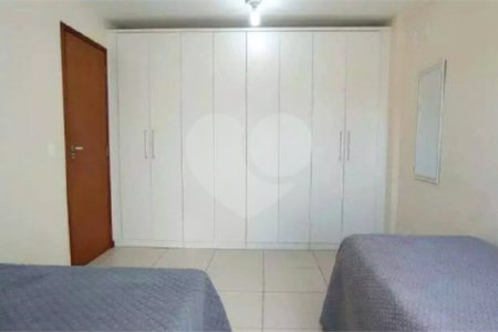 Cobertura à venda com 4 quartos, sendo 2 suítes,  em Algodoal, Cabo Frio, RJ