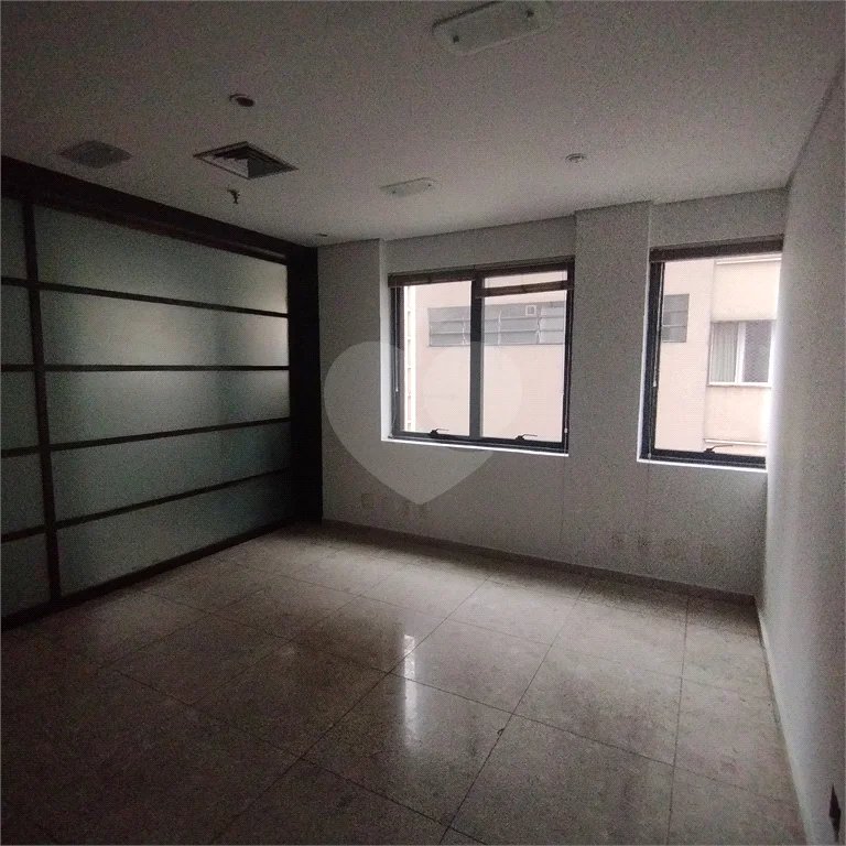 Sala comercial para locação no Jardim Paulista, 90 m², 2 garagens