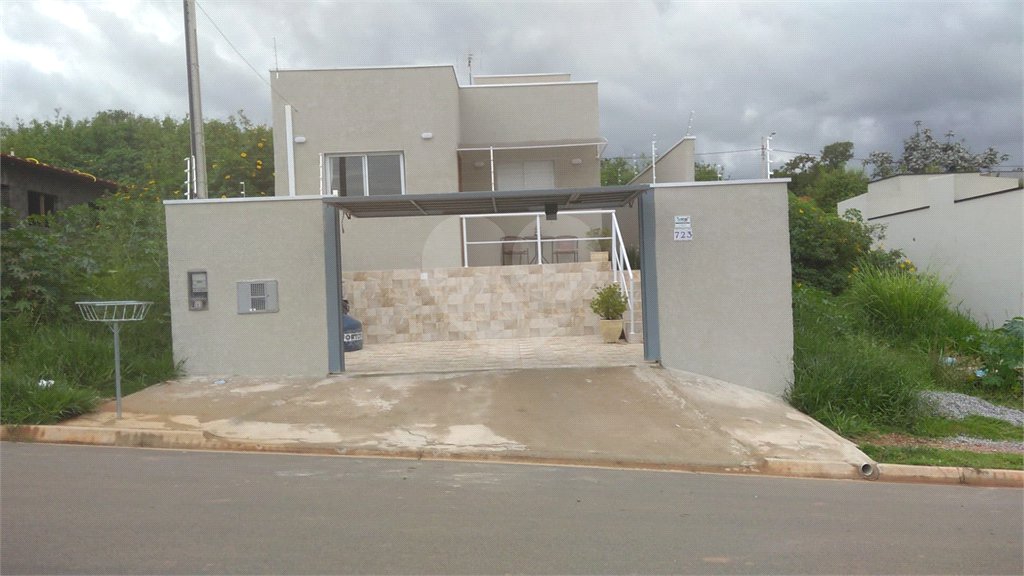 Casa Térrea à venda com 3 quartos, sendo 1 suíte,  em Jardim Estância Brasil, Atibaia, SP