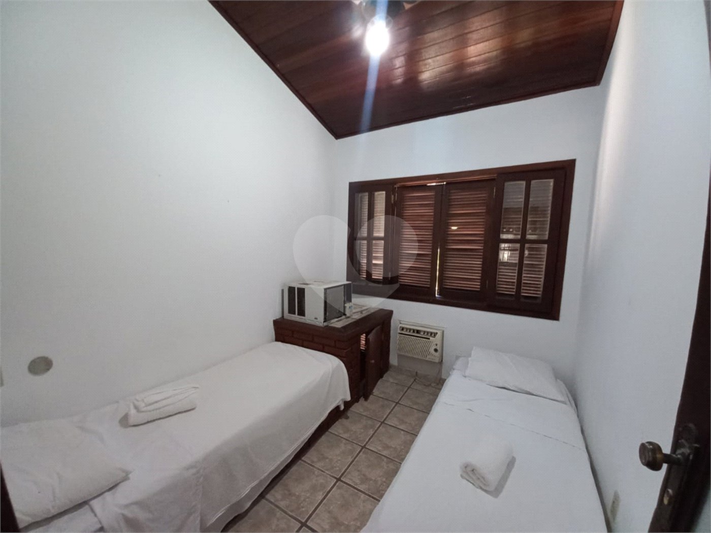 Casa em condomínio à venda com 2 quartos, sendo 1 suíte,  em Geribá, Armação dos Búzios, RJ