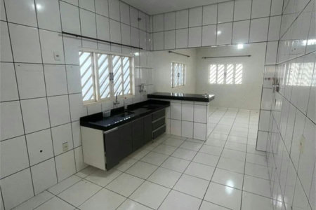 Casa para alugar com 3 quartos, sendo 1 suíte, em Setor Industrial, Balsas, MA