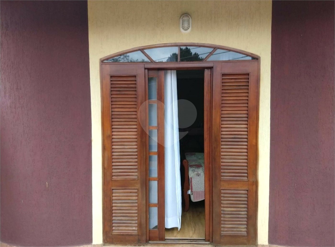 Sobrado à venda com 3 quartos, sendo 1 suíte,  em Jardim Santa Rita de Cássia, Suzano, SP