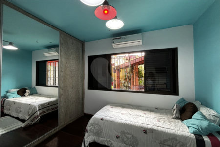 Sobrado à venda com 4 quartos, sendo 1 suíte, em Vila Ester (zona Norte), São Paulo, SP