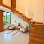 Casa à venda com 4 quartos, sendo 4 suítes, no condomínio Residencial Villa Dumont, Três Lagoas - MS