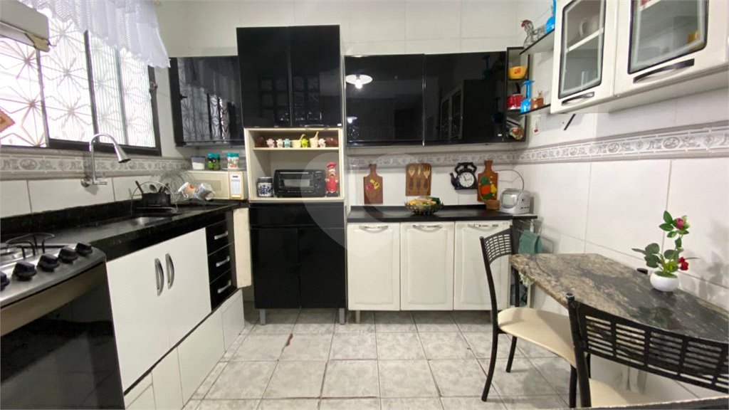 Casa à venda com 2 suítes no condomínio Village da Cachamorra, Rio de Janeiro - RJ