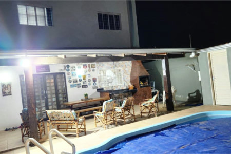 Sobrado à venda com 4 quartos, sendo 1 suíte, em Morada do Ouro, Cuiabá, MT