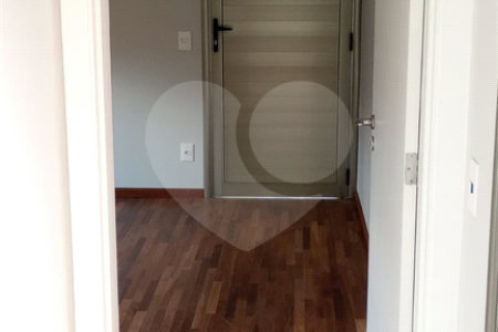 Casa à venda com 4 suítes no condomínio Estância Marambaia, Vinhedo - SP