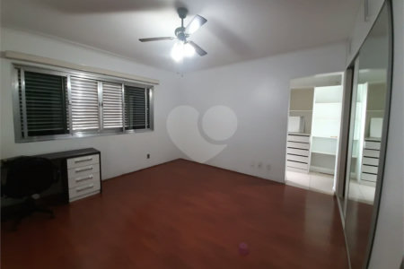 Casa à venda com 3 quartos, sendo 2 suítes, em Jardim São Paulo(zona Norte), São Paulo, SP