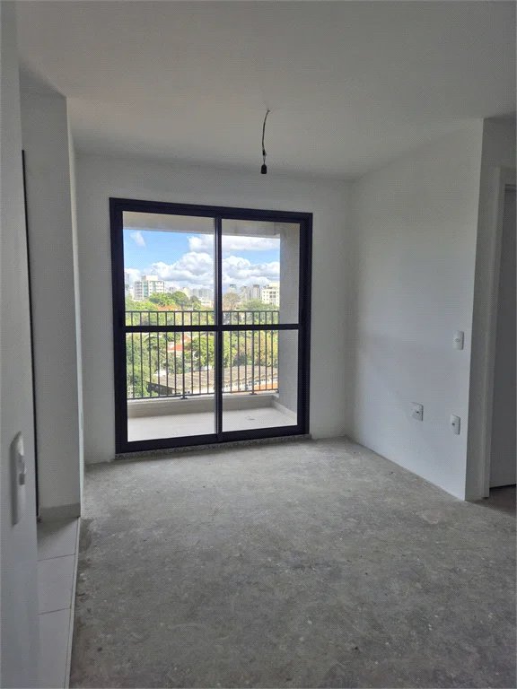 Apartamento à venda com 3 quartos, sendo 1 suíte, em Vila Anastácio, São Paulo, SP