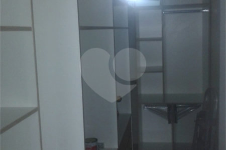 Casa à venda com 4 suítes no condomínio Osato, Atibaia - SP