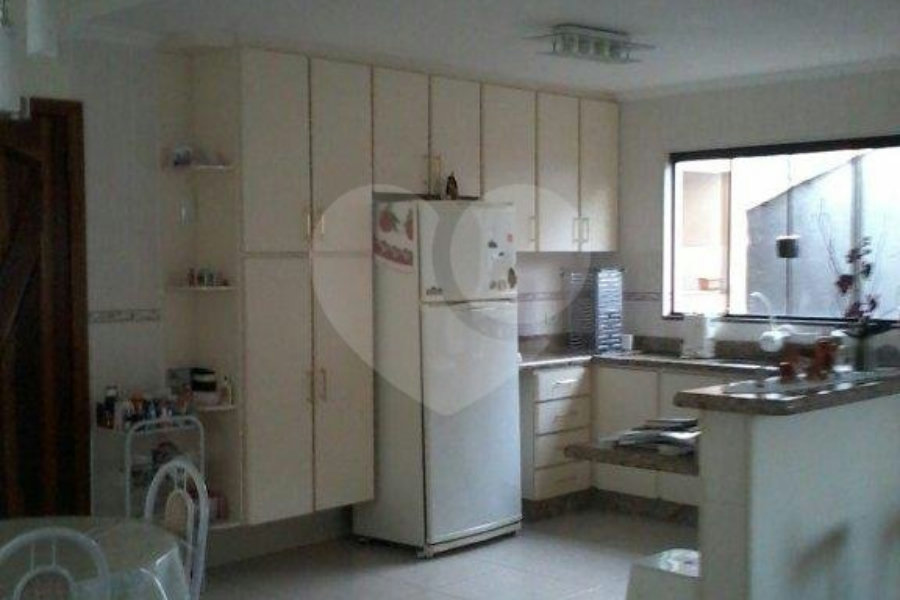 Casa à venda com 2 quartos, sendo 1 suíte,  em Jardim City, Guarulhos, SP