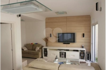 Casa à venda com 3 suítes no condomínio Villaggio Della Hípica, São Paulo - SP