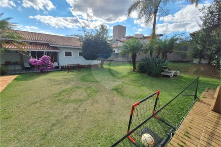 Casa para alugar com 3 quartos, sendo 1 suíte,  no condomínio Estância Marambaia, Vinhedo - SP