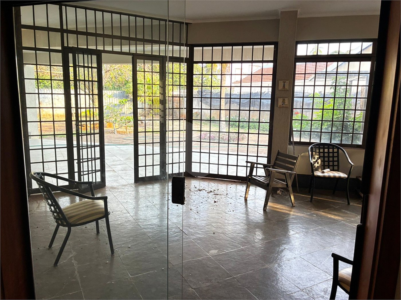 Sobrado para alugar com 4 quartos, sendo 2 suítes,  no Centro, Três Lagoas, MS