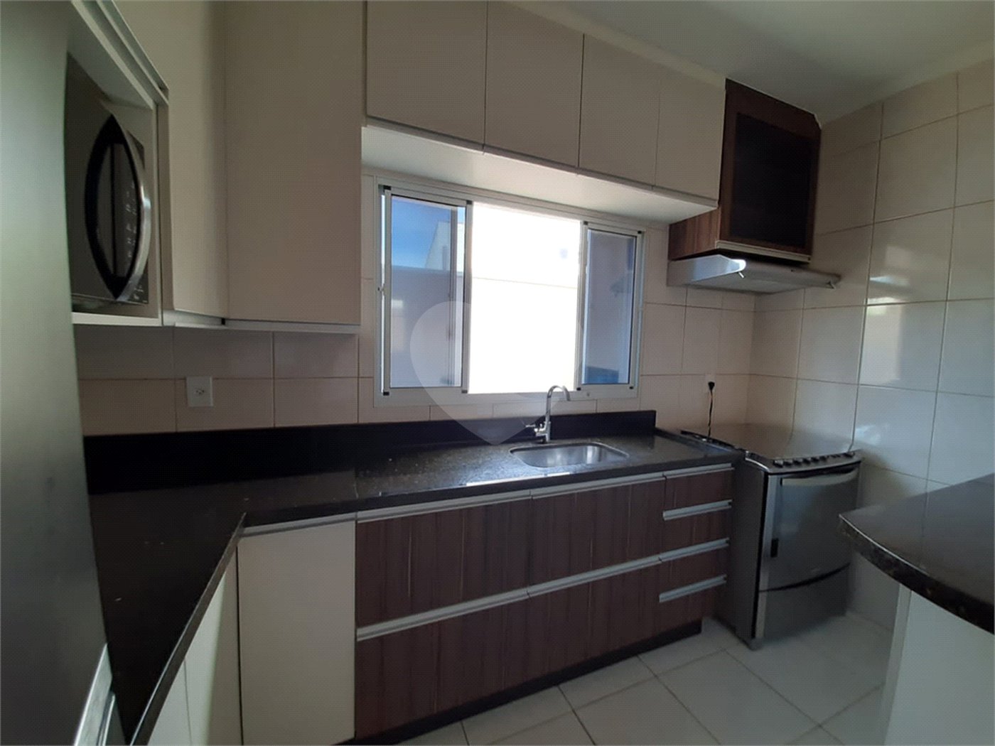 Sobrado à venda com 3 quartos, sendo 1 suíte, em Vila Suissa, Mogi das Cruzes, SP
