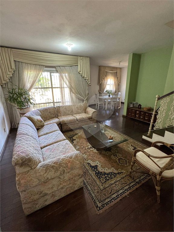 Casa à venda com 4 quartos, sendo 1 suíte,  em Vila Romão, Salto, SP