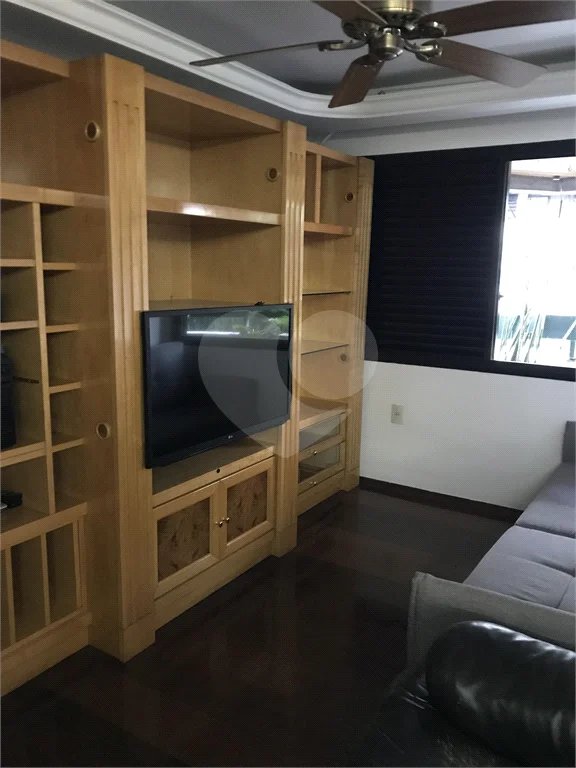 Apartamento à venda com 4 quartos, sendo 1 suíte, em Vila Uberabinha, São Paulo, SP