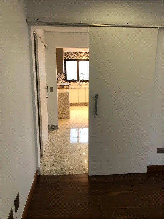 Apartamento à venda com 4 suítes em Vila Suzana, São Paulo, SP