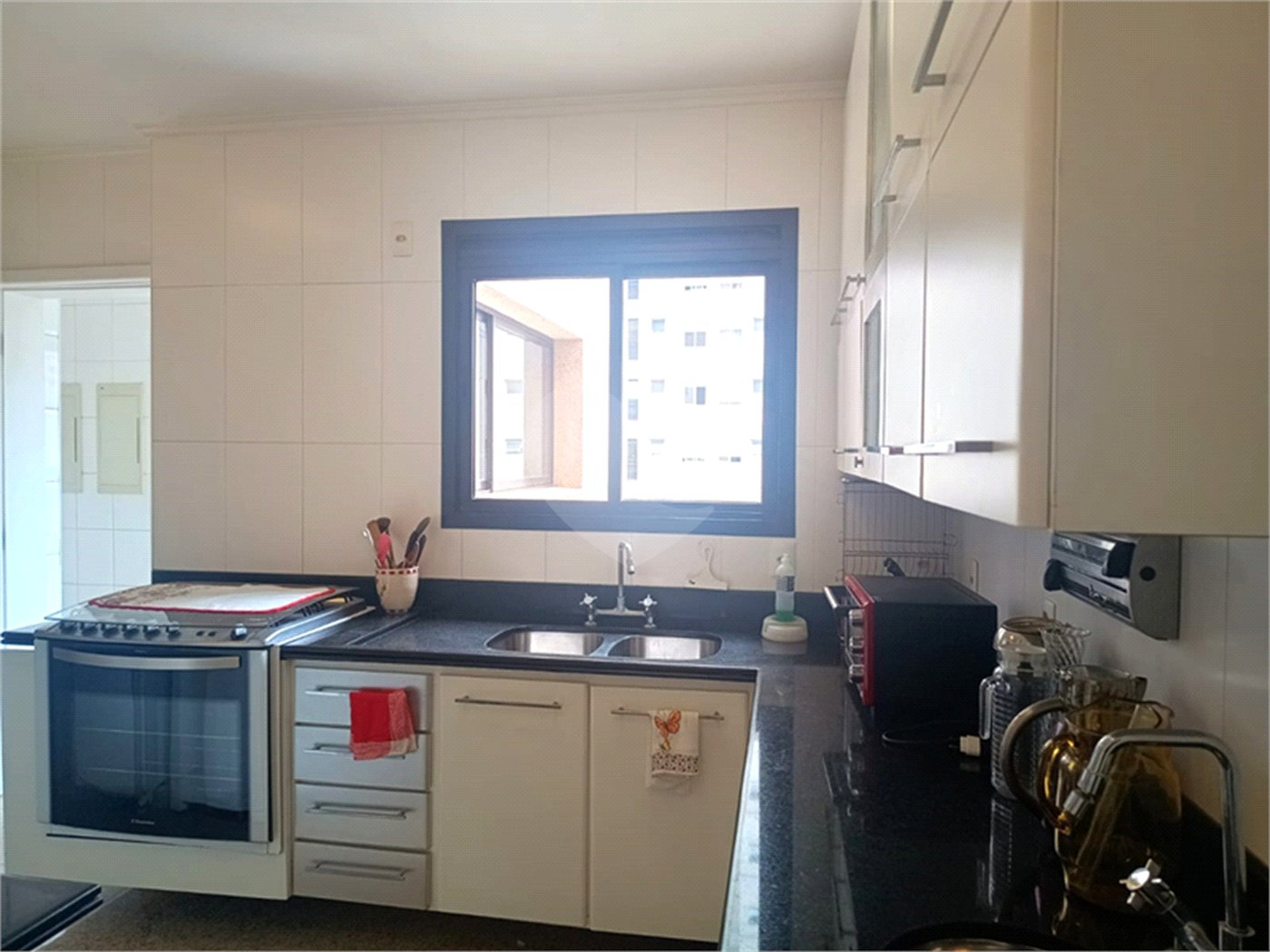 Apartamento à venda com 3 suítes em Vila Suzana, São Paulo, SP