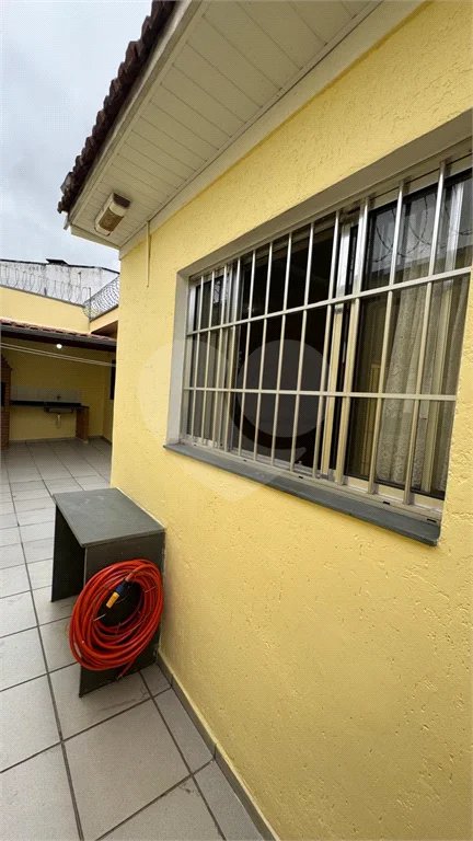 Sobrado na Vila Prudente com 161m², 2 dormitórios, 1 suíte e 2 vagas de garagem