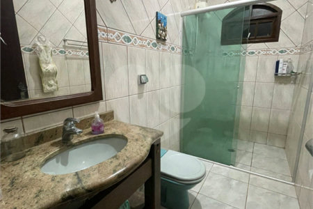 Sobrado à venda com 4 quartos, sendo 1 suíte,  em Vila Suissa, Mogi das Cruzes, SP