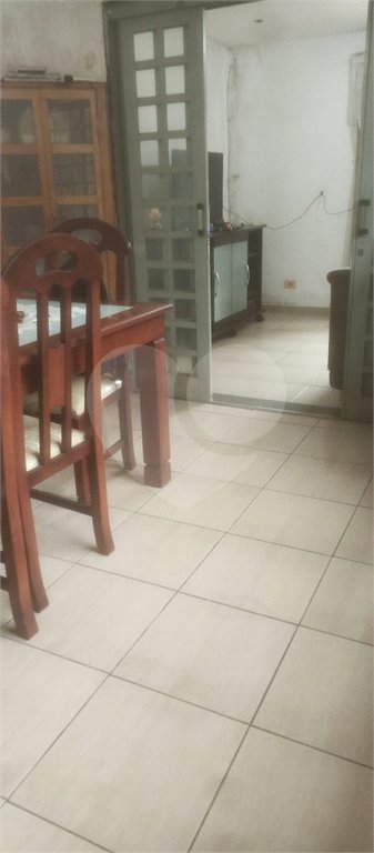 Sobrado à venda com 3 quartos, sendo 1 suíte,  em Vila Universitária, São Paulo, SP