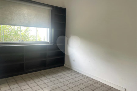Casa de Vila à venda com 3 quartos, sendo 1 suíte, em Jardim Hípico, São Paulo, SP