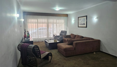 Casa à venda com 3 quartos, sendo 1 suíte,  em Jabaquara, São Paulo, SP