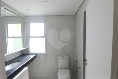 Apartamento à venda com 3 quartos, sendo 1 suíte,  em Vila Andrade, São Paulo, SP