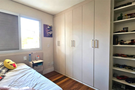 Casa à venda com 3 quartos, sendo 1 suíte, no condomínio Flora Park, São Paulo - SP