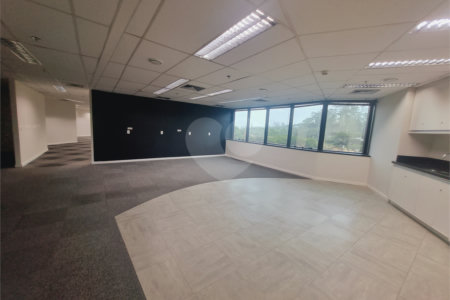 Sala à venda ou para alugar com 10 quartos em Butantã, São Paulo, SP