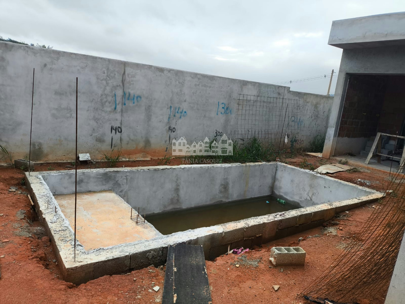 Casa à venda com 3 quartos, sendo 1 suíte,  em Loteamento Parque Residencial Serras de Atibaia II, Atibaia, SP