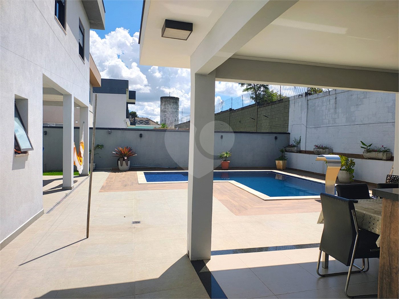 Casa à venda com 5 quartos, sendo 2 suítes, no condomínio Terras de Jundiaí, Jundiaí - SP