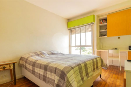 Apartamento à venda com 4 quartos, sendo 1 suíte,  em Cidade Monções, São Paulo, SP